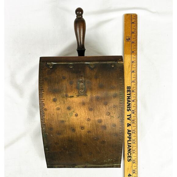 Antique Coal Scuttle Hammered Copper Lid Wood Box Handle Fireside Hod Kindling - Picture 2 of 10